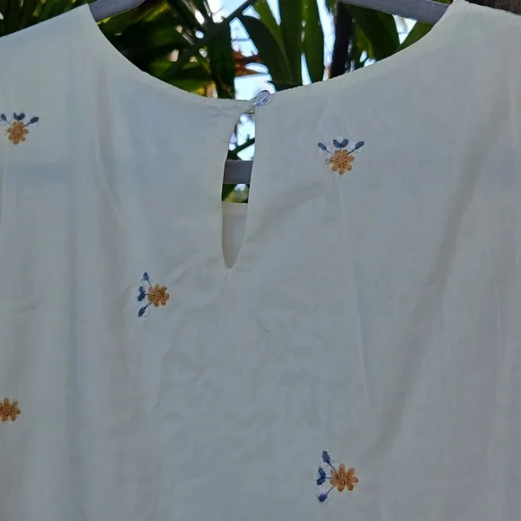 Polagram Cream Floral Dress - Picture 8 of 10